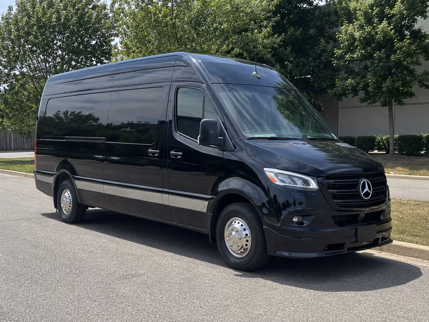 find the perfect transportation for your next airport transfer 1