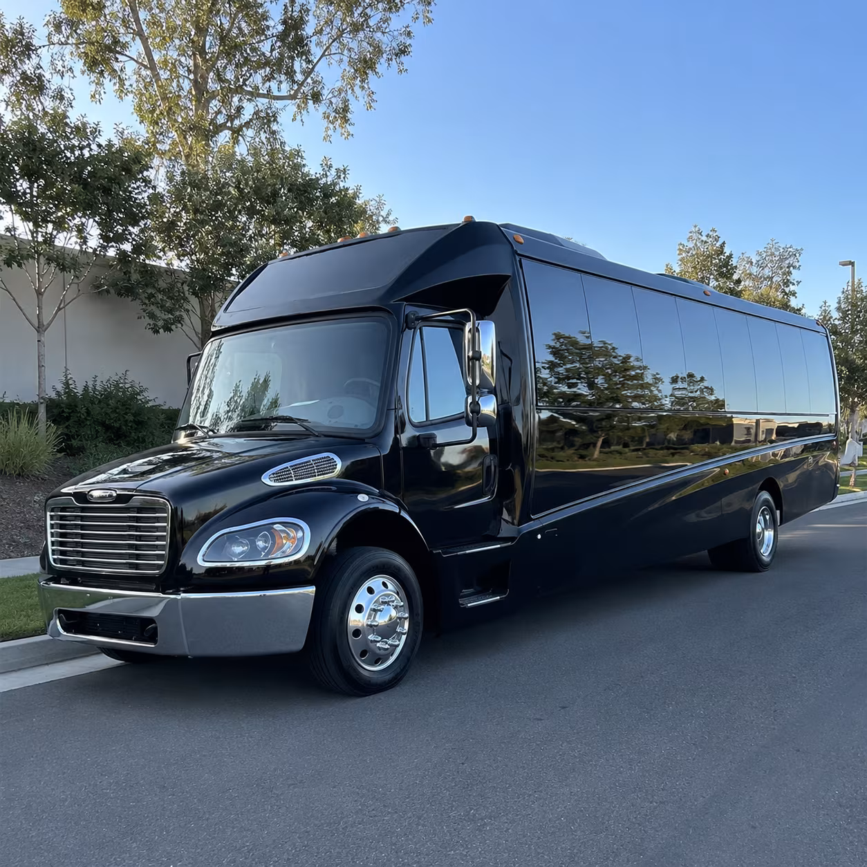 pearland 28 passenger minibus