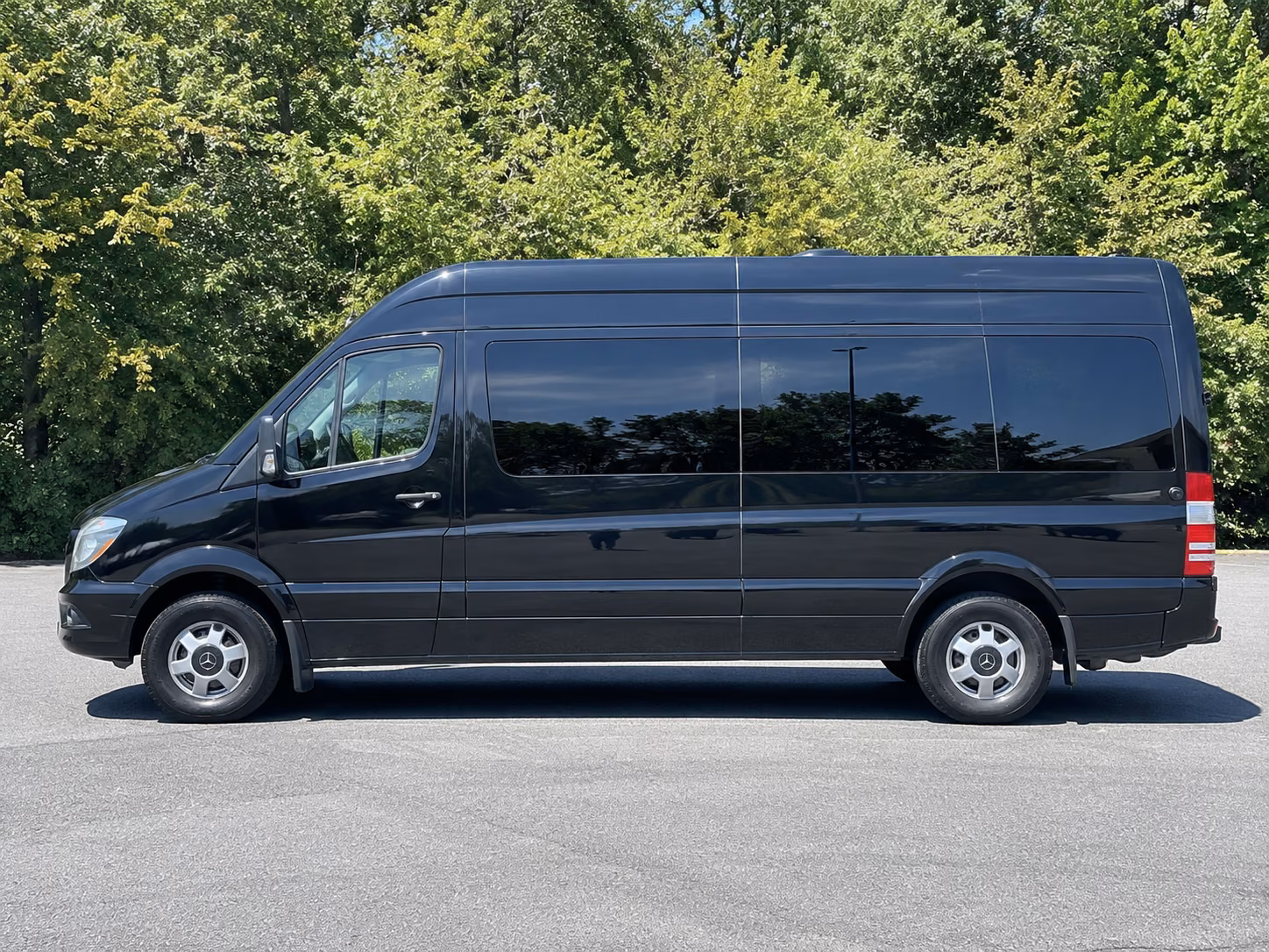 sprinter van and minibus wine tours for smaller groups in pearland